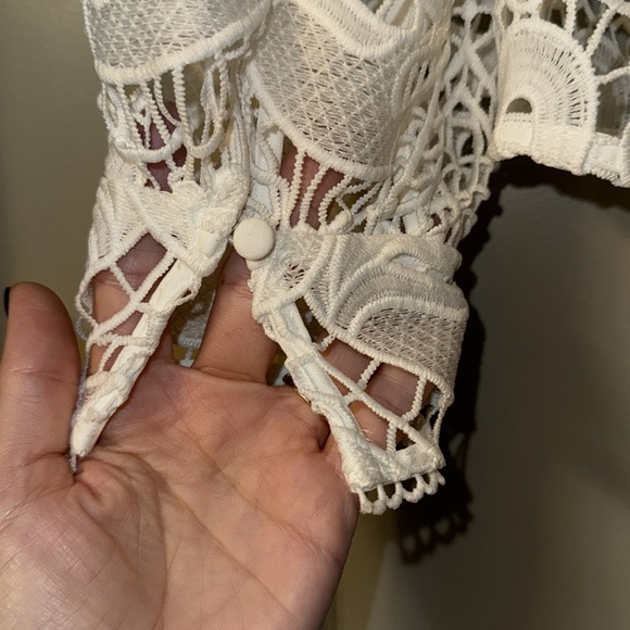 White House Black Market Lace Top Size 0 - Picture 5 of 8